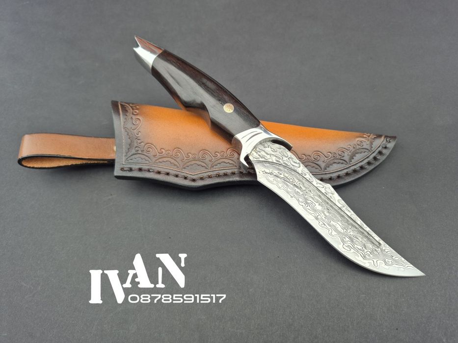 Японски ловен нож от дамаска стомана и сърцевина VG10 с кожена кания