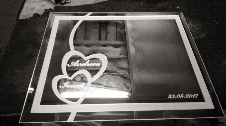 oglinda de mireasa personalizata cu mire si mireasa