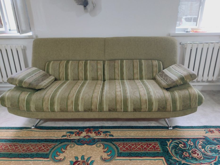 Диван 2 кресломен сатылады. Бу