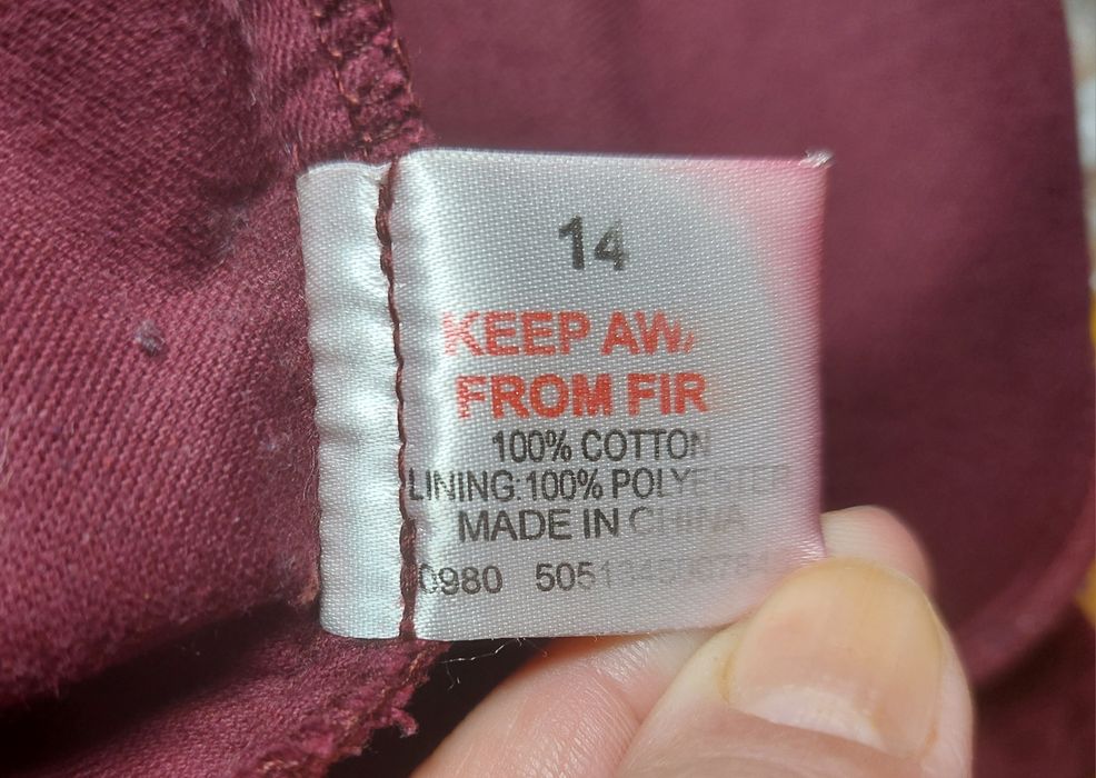 Pantalon de catifea visiniu