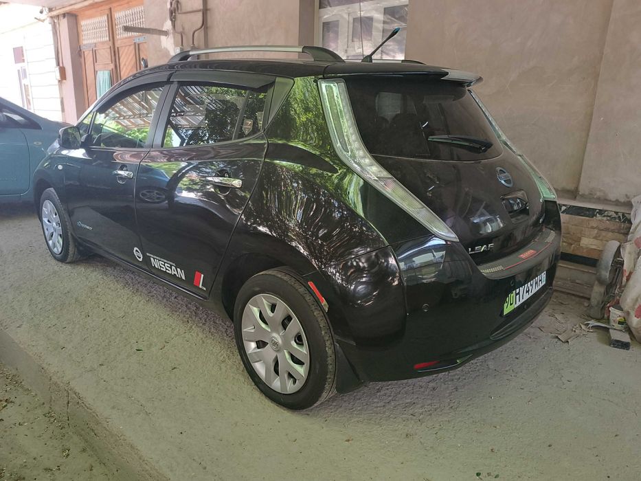 Электромобиль Nissan Leaf 2013