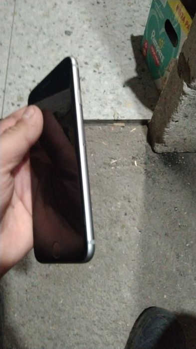 Срочно продам айфон 6s.64гб.