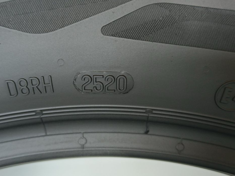 2бр летни гуми 225/55/17/W/Continental ecocontact6/dot2520/5.6мм грайф