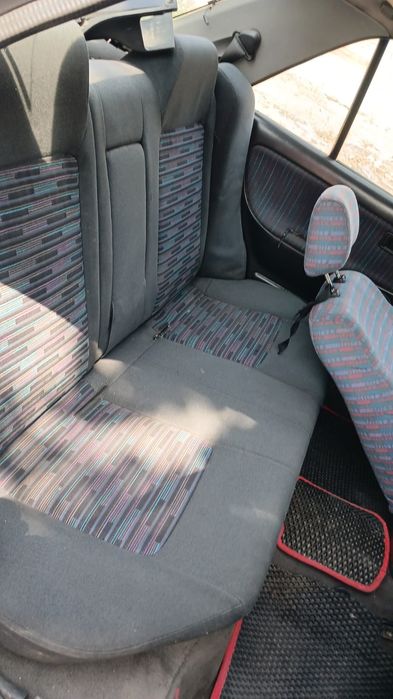 Продам машину Мазда 323