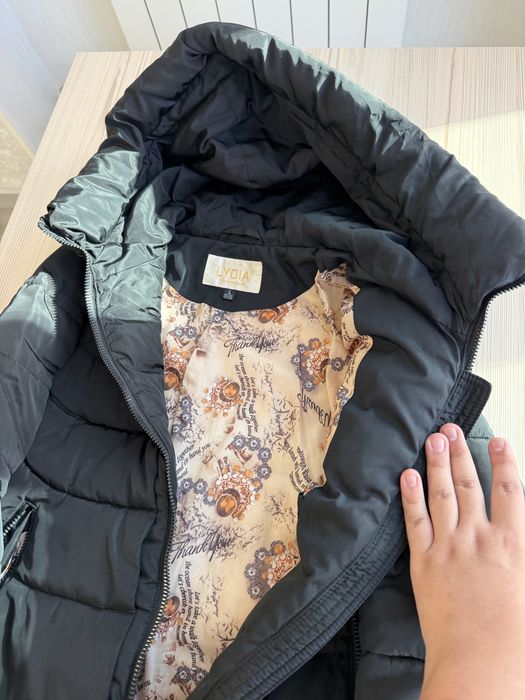 Куртки женские продаю