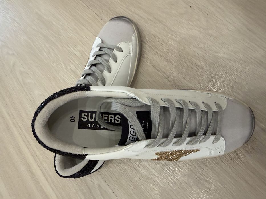 Женские кроссовки