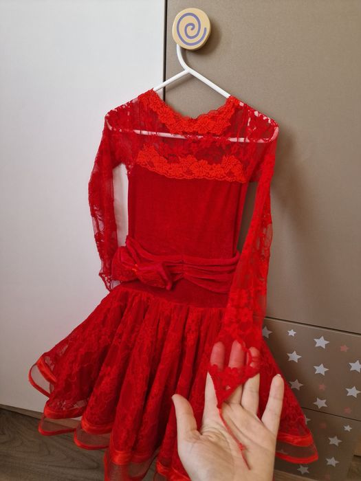 Детска рокля за спортни танци или друг официален повод- 4- 5 години