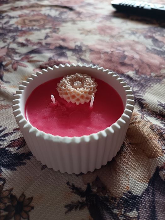 Ароматни свещи и декорация