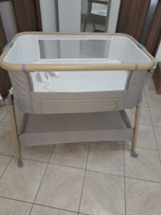 Vând pătuț pentru nou născuți nefolosit