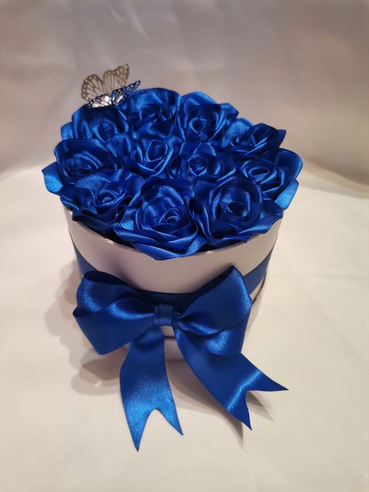 Ръчно изработени букети и декорации от сатенени рози