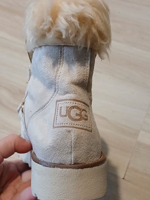 Обувки  (боти )UGG Намаление