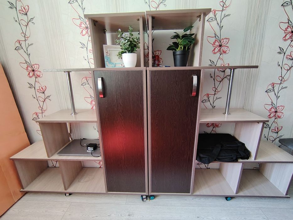 Продам офисную мебель.