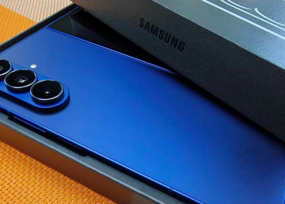Складной Samsung Galaxy Fold 7