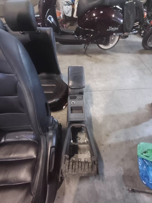 Interior wv jeata 2014 culoare negru piele cu incalzire