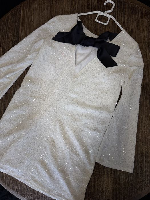 Бяла вечерна рокля