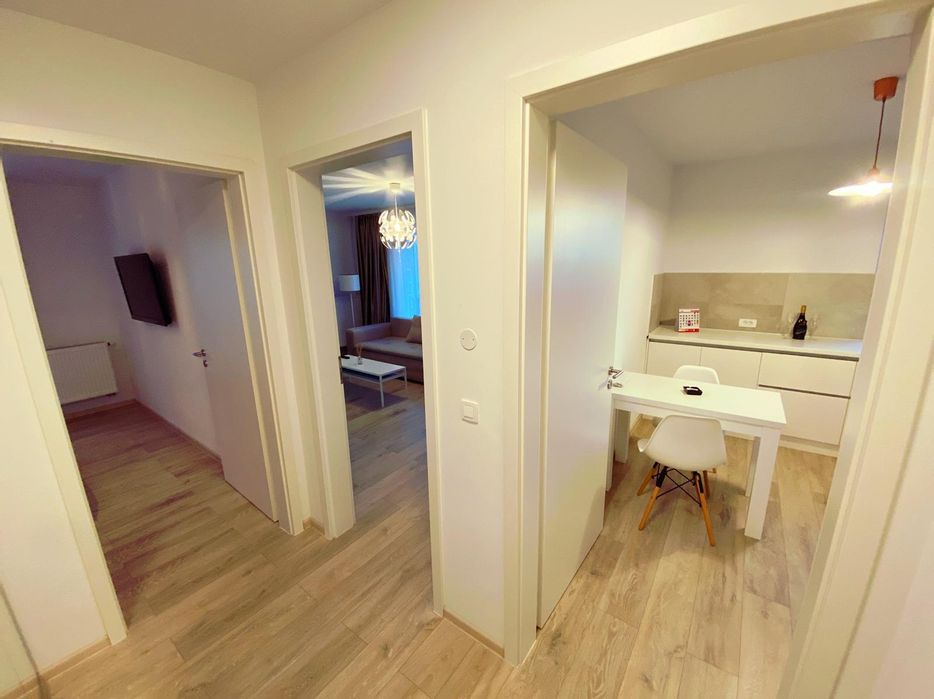 Cazare regim hotelier Brașov—>2 camere Coresi Mall