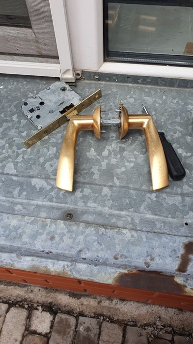 Продам межкомнатные двери