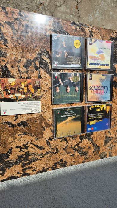 Vând Lot 14 CD cu muzica clasica mixta din colectia TELDEC