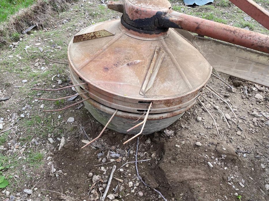 Grebla adunat fan , iarba ,masina strans fan