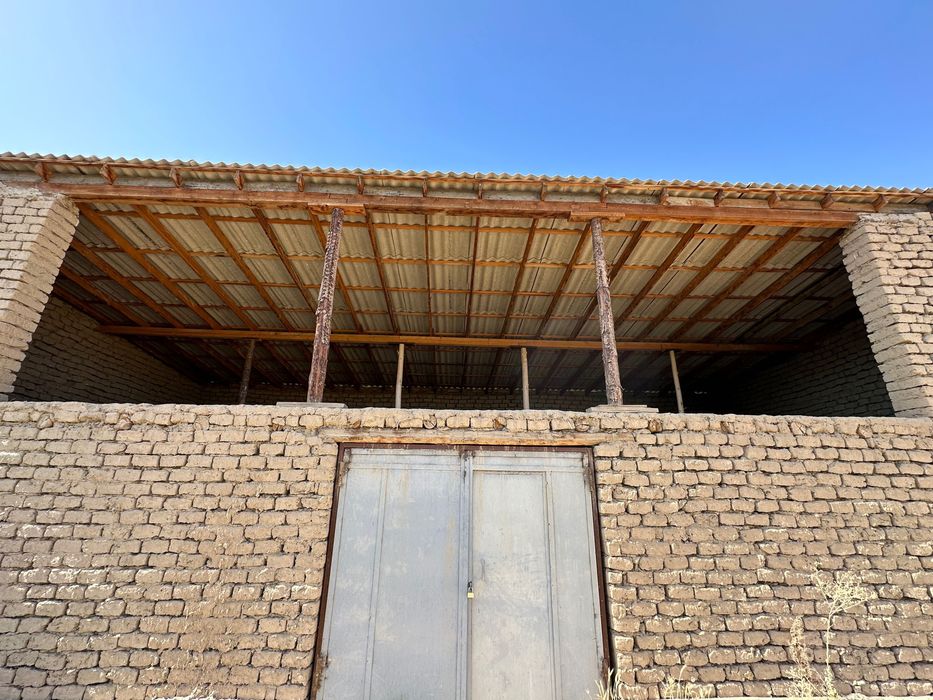 Янги курилган уй сотилади.