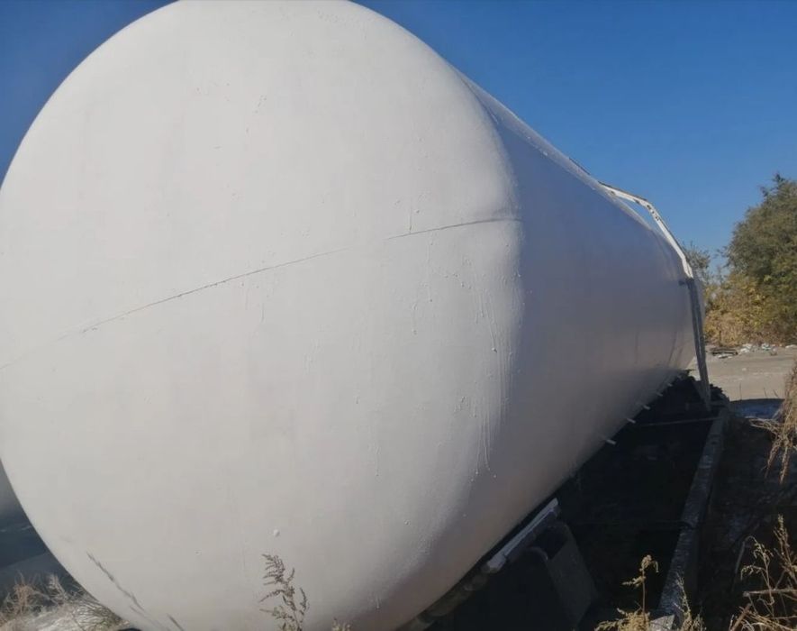 Цистерны ёмкосьти вагонные.