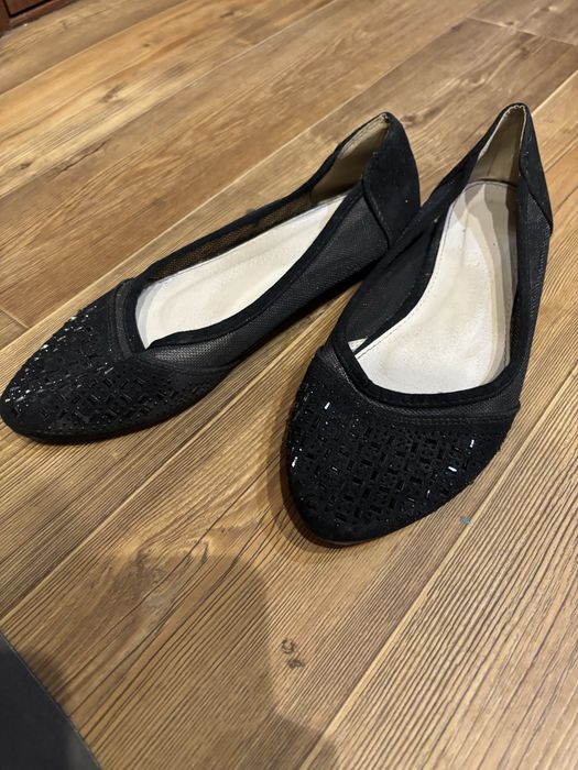 Продам женские балетки