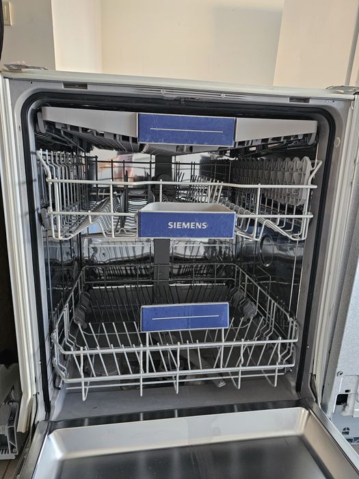 Съдомиялна за пълно вграждане SIEMENS