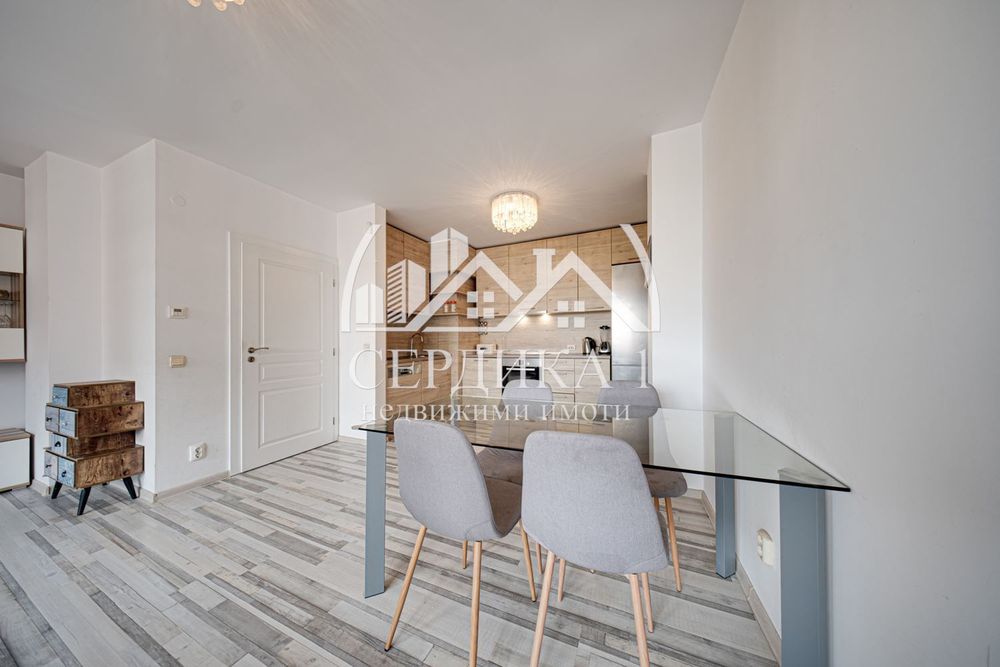 Дава се под наем Мезонет в София, Стрелбище - 280 кв.м за 950 € - Снимка #1