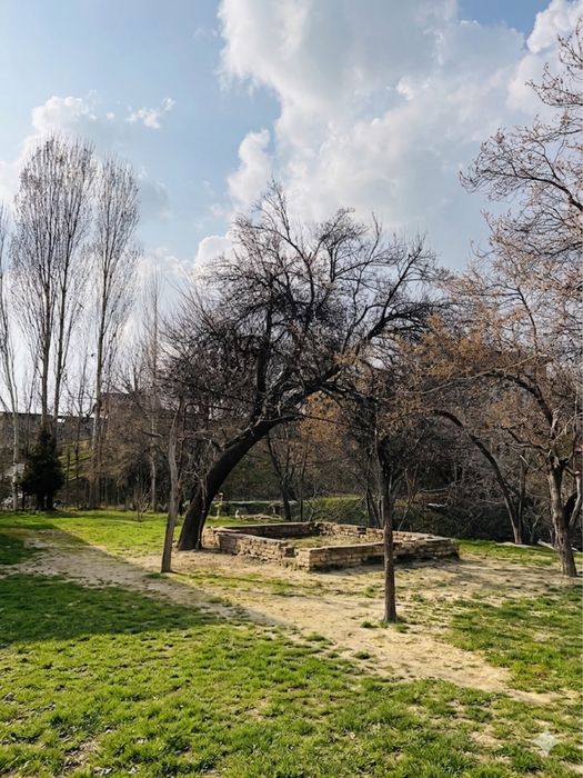 Дача учун тинч ва қулай ер участкаси сотилади