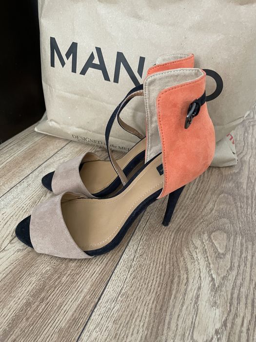 Босоножки Zara