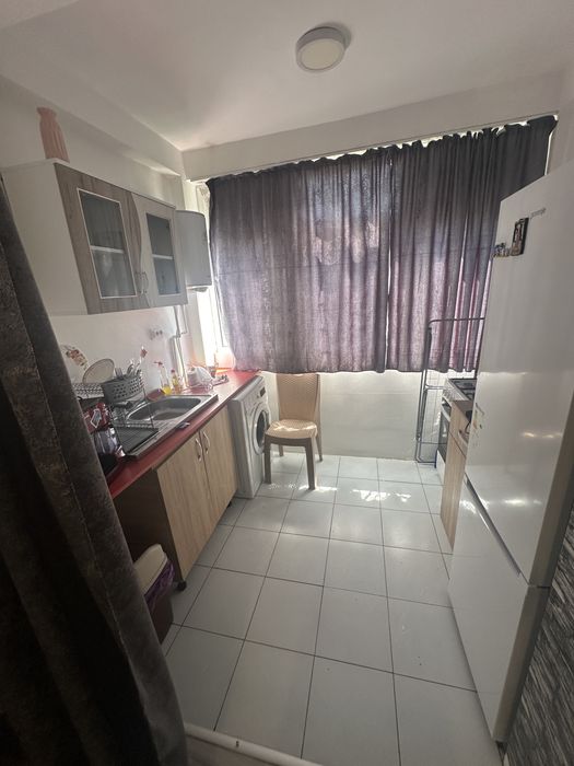 Inchiriez garsoniera zona Razboieni
