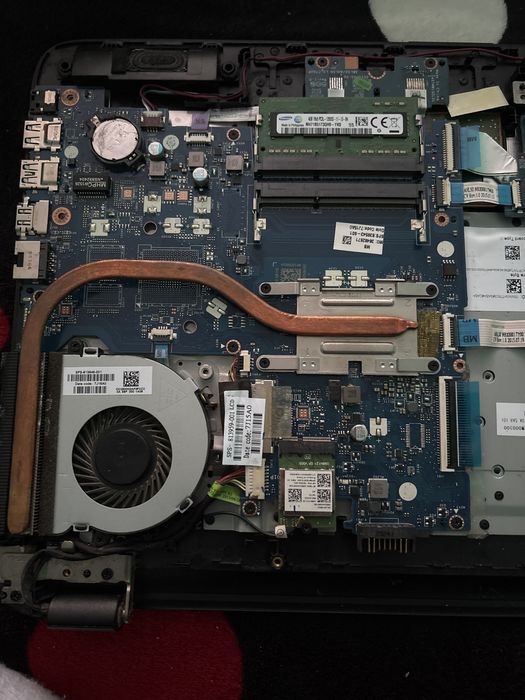 Vand piese de laptop hp