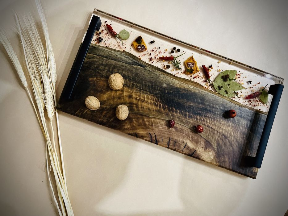 Дъски и подноси  с епоксидна смола