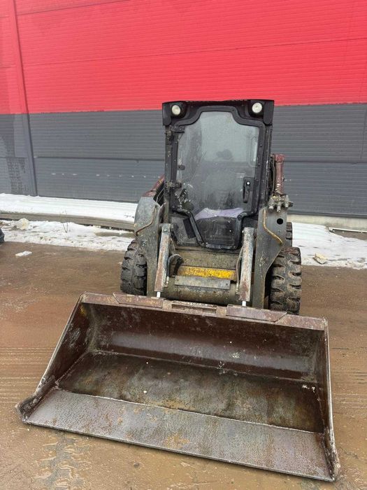 Miniincarcator New Holland L220 ( bobcat )