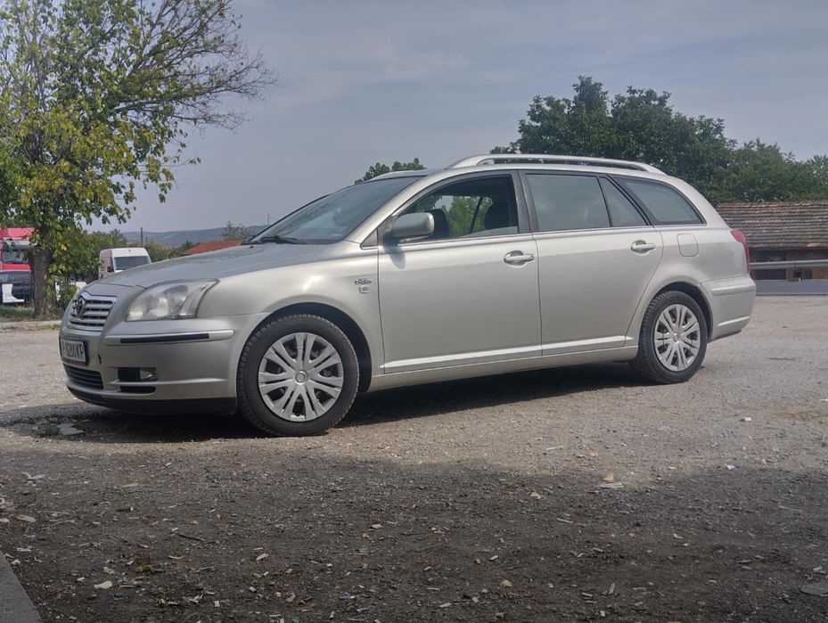 Лек автомобил Toyota avensis