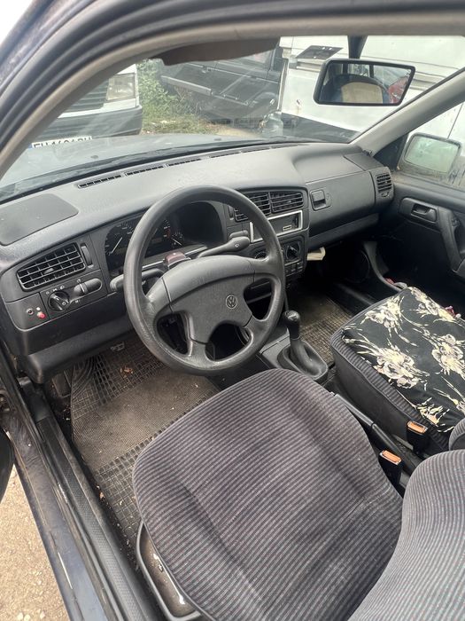 Golf 3 1.6 НА ЧАСТИ