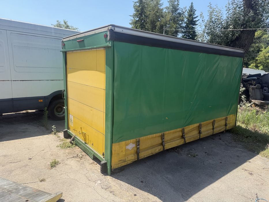 Бордова каросери с  бризент от iveco daily