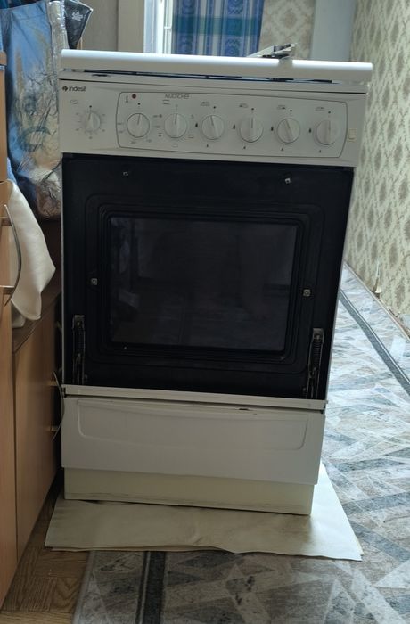 Отдам даром газплиту.