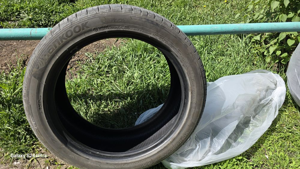 Продам шины 245/45/19