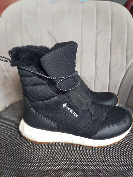 Vând ghete ZERO Gore Tex mărimea 35