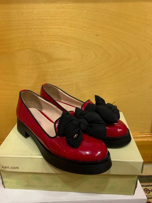 Красные лакированные мокасины 38 размера