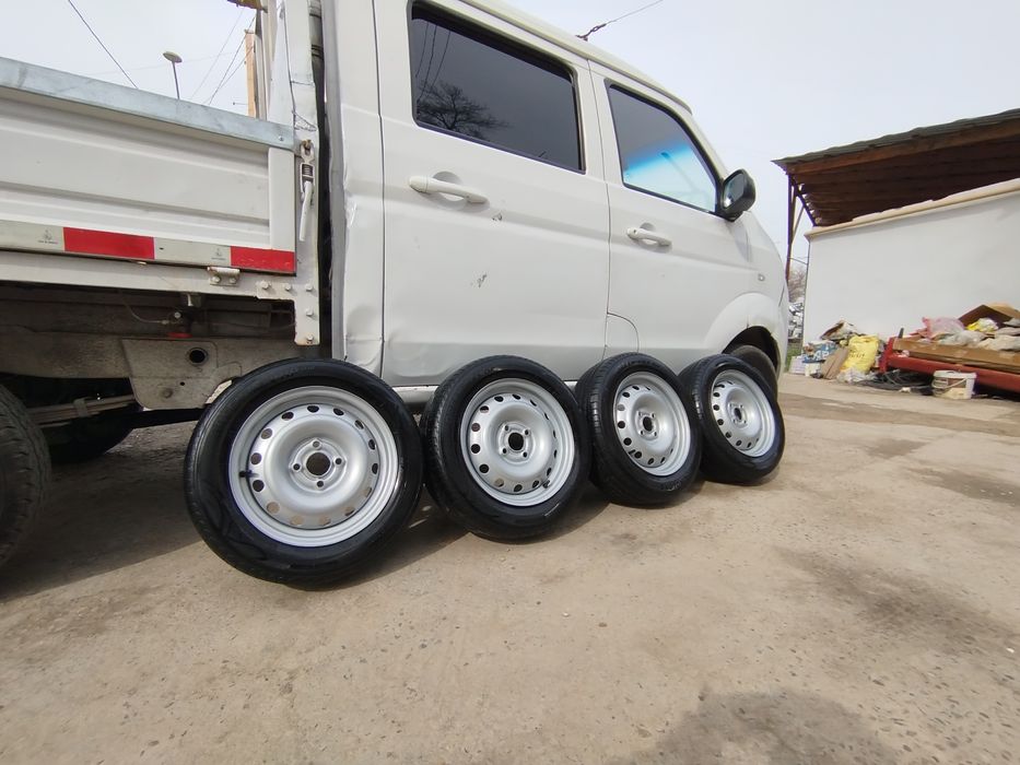 Спарк Нексиа га тушадиган 14 диска балон сотилади.