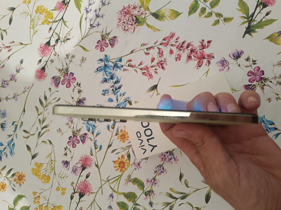 Vivo y100 256gb ОЗУ 8+8