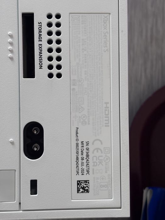 Xbox series s 1TB cu 2 controllere