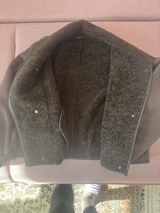 Zara облегченная дубленка