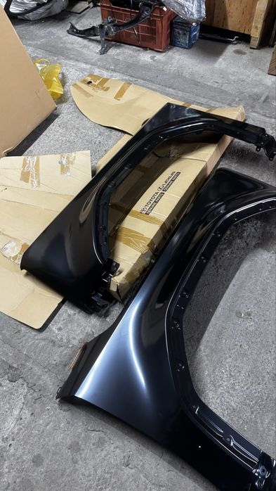 Фары запчасти на Land Cruiser Prado 250 оригинал