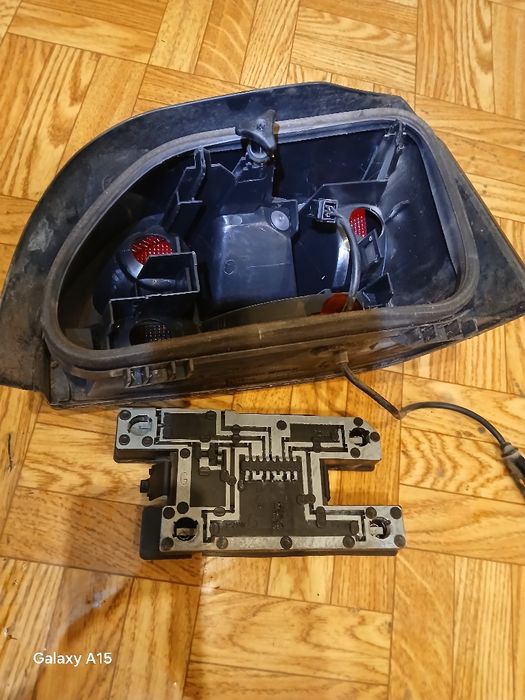 Ляв габарит за рено клио ,модел 1994година