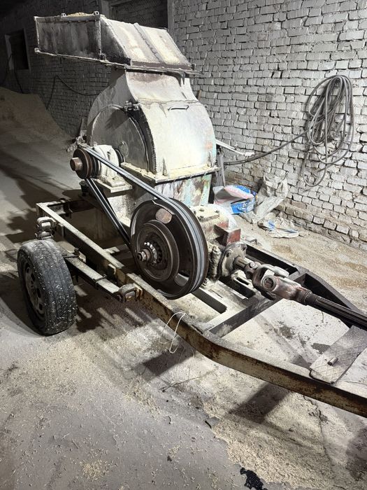 Зернодробилка кукурузная