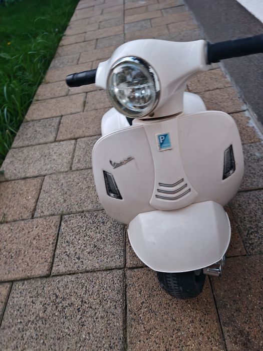 Motocicleta vespa copii