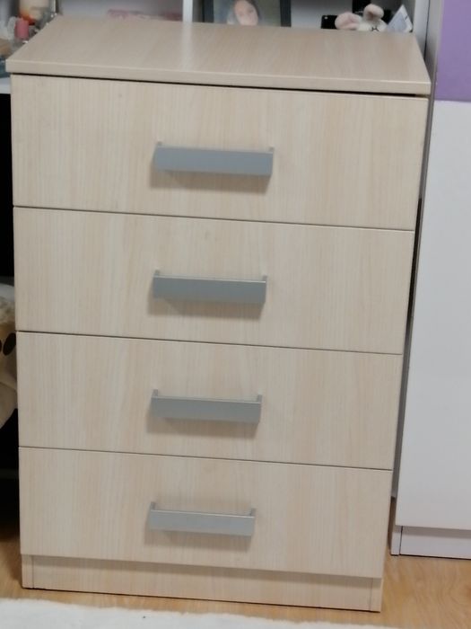 Скрин за спалня с четири чекмеджета